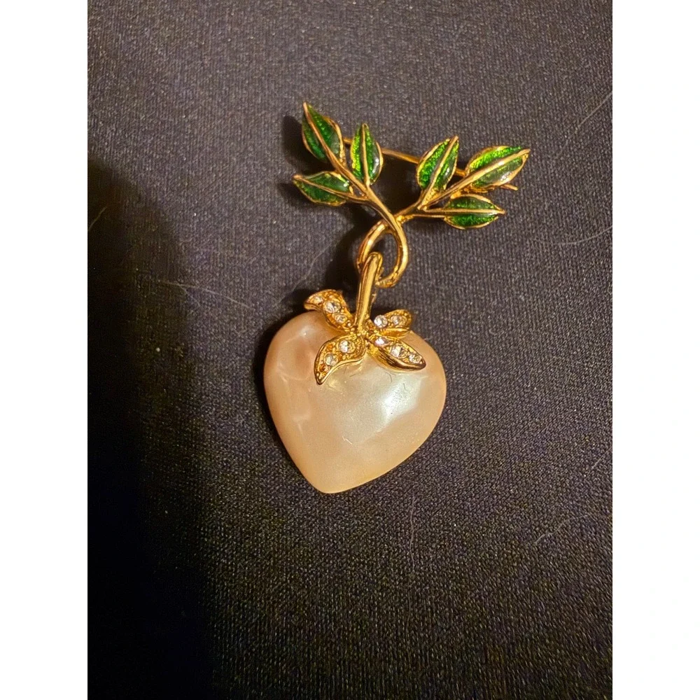Joan Rivers Classics Collection Vintage Dangle Heart Brooch Green Enamel Gold